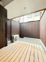 HotでWoodな長屋