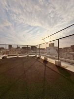 夕焼けに輝くルーバル