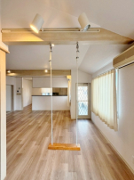 ブランコ付のユニーク物件