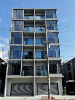 新着物件:コンクリ×ガラス×ライティング×タイル