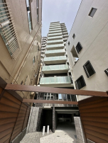 光の取り入れ方が秀逸な角部屋